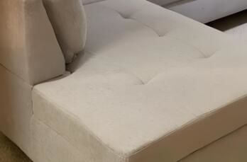 清潔布藝沙發(fā)這種家具的時候，要注意什么呢？